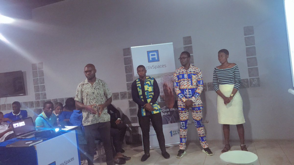 ActivSpaces's tweet photo. Équipe d’ENSAI de #Ngaoundere:
Production d’électricité à partir des modules solaires le tout modulable sur un kit: solargene. #ASTechCompetition. https://t.co/RZ0sFE2PnK