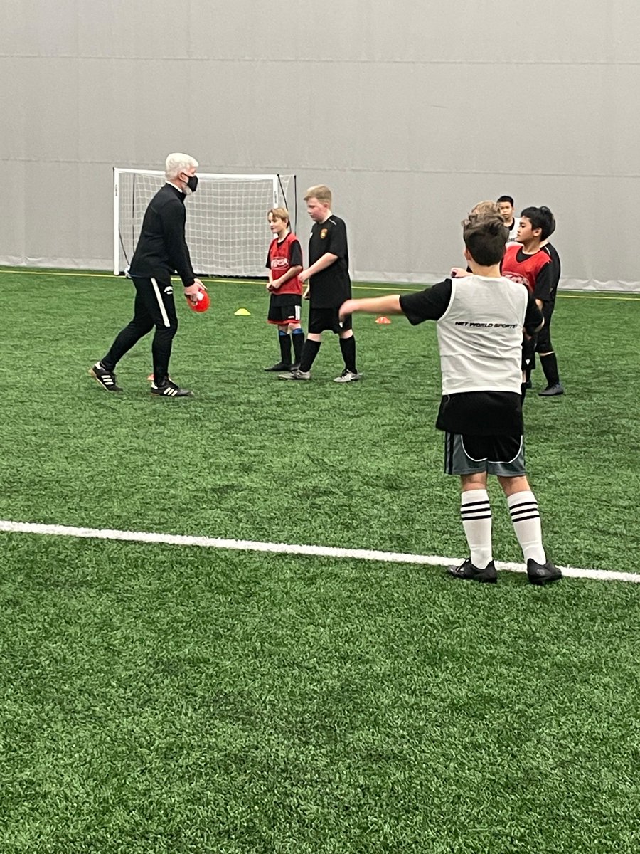 SoccerWeyburn's tweet photo. Our PDP players had a special coach this past Sunday! Big thanks to Bob Maltman for coming down and taking over our sessions and sharing your experience with our players!  #thisisWSA  #guestcoach #playerdevelopmentprogram https://t.co/JV9rlDogwm