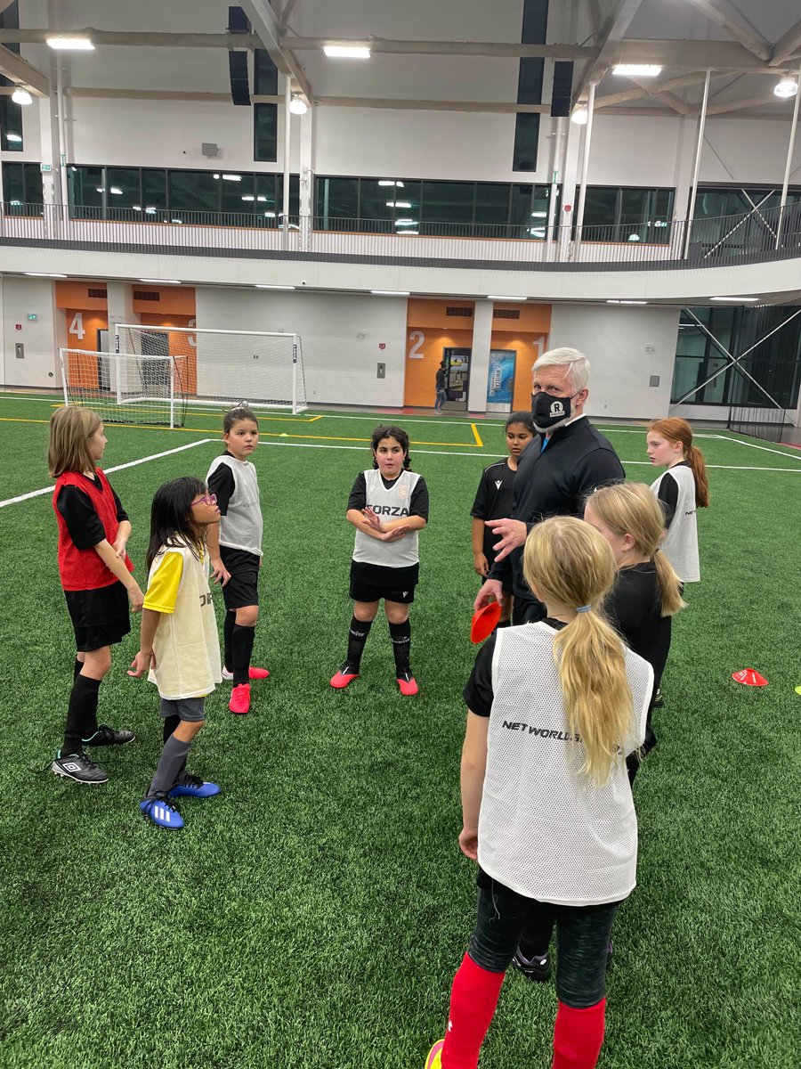 SoccerWeyburn's tweet photo. Our PDP players had a special coach this past Sunday! Big thanks to Bob Maltman for coming down and taking over our sessions and sharing your experience with our players!  #thisisWSA  #guestcoach #playerdevelopmentprogram https://t.co/JV9rlDogwm