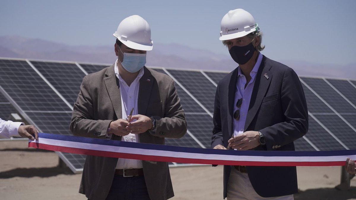 ¡Gran noticia para seguir avanzando por #MásEnergíaLimpia! Hoy en #Atacama inauguramos tres plantas fotovoltaicas que generarán energía renovable para 360.000 hogares. 

Proyectos como estos juegan un rol clave para alcanzar nuestra meta de ser un país cabono neutral al 2050 ✅