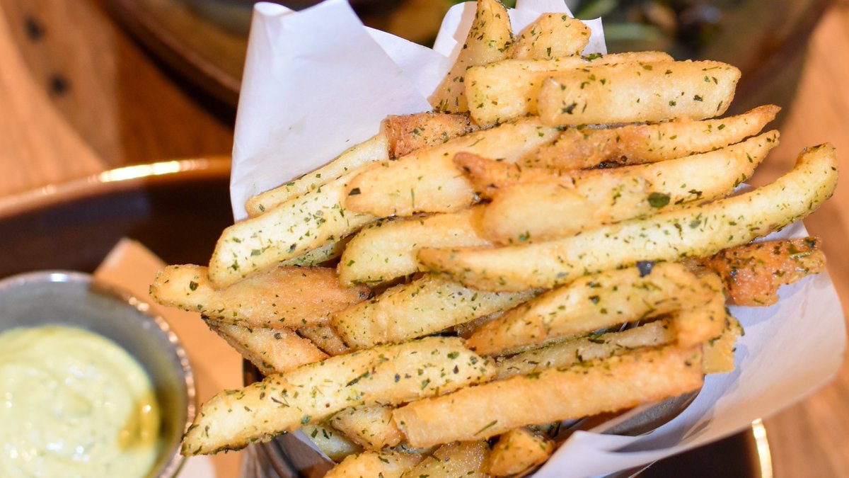 barlyonboston's tweet photo. The perfect side to any entree from Bar Lyon: Frites served with Truffle and Parmesan. https://t.co/cxWaSljPUm