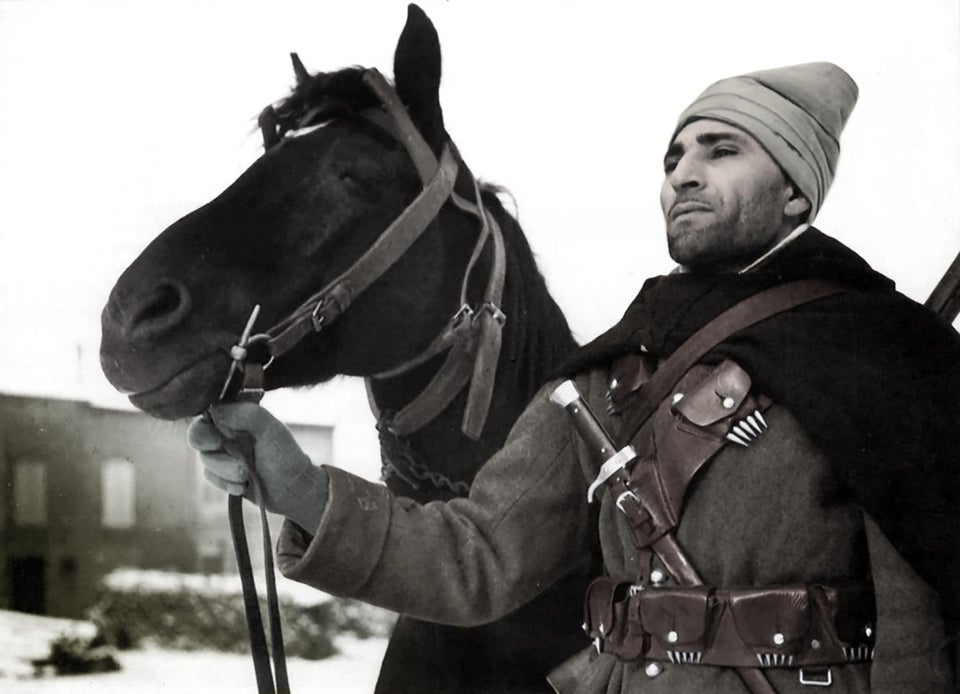 WW2Facts's tweet photo. A #Spahi (light-cavalry soldier of the French army recruited primarily from the indigenous populations of Algeria, Tunisia and Morocco) with his mount and famous blade serving with the French Army in #France in May, 1940.

#History #WWII https://t.co/uepoawovB8