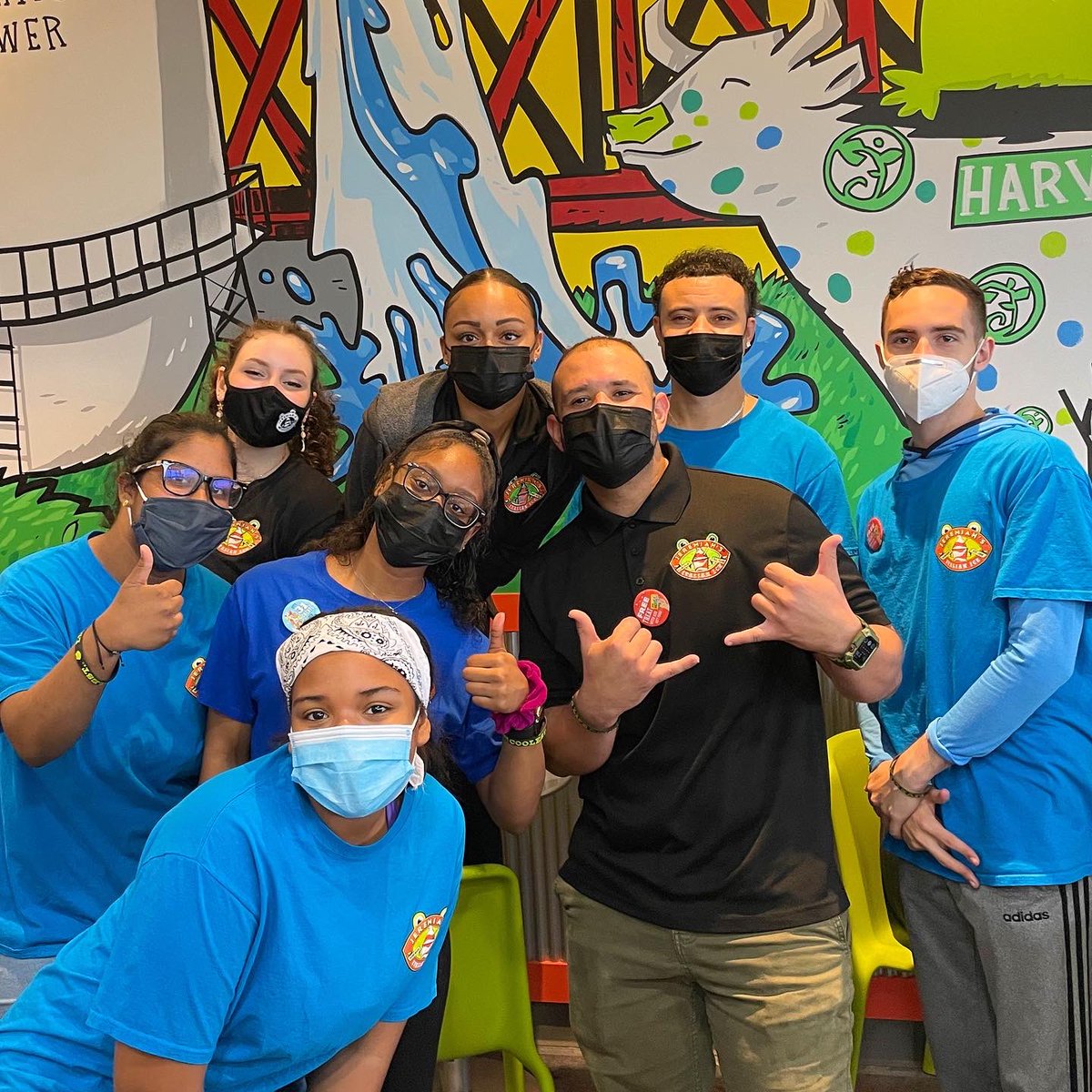 jeremiahsice's tweet photo. Scoop up your squad and stop by for a taste of our frozen treats at our newest location at Aliana in Richmond, TX!! Our #FrogSquad has their smiles and scoopers at the ready for anyone and everyone who’s looking to #LiveLifeToTheCoolest. 💚🐸🤙

#CoolCommunity #FamilyFun https://t.co/cpUrMvABtm
