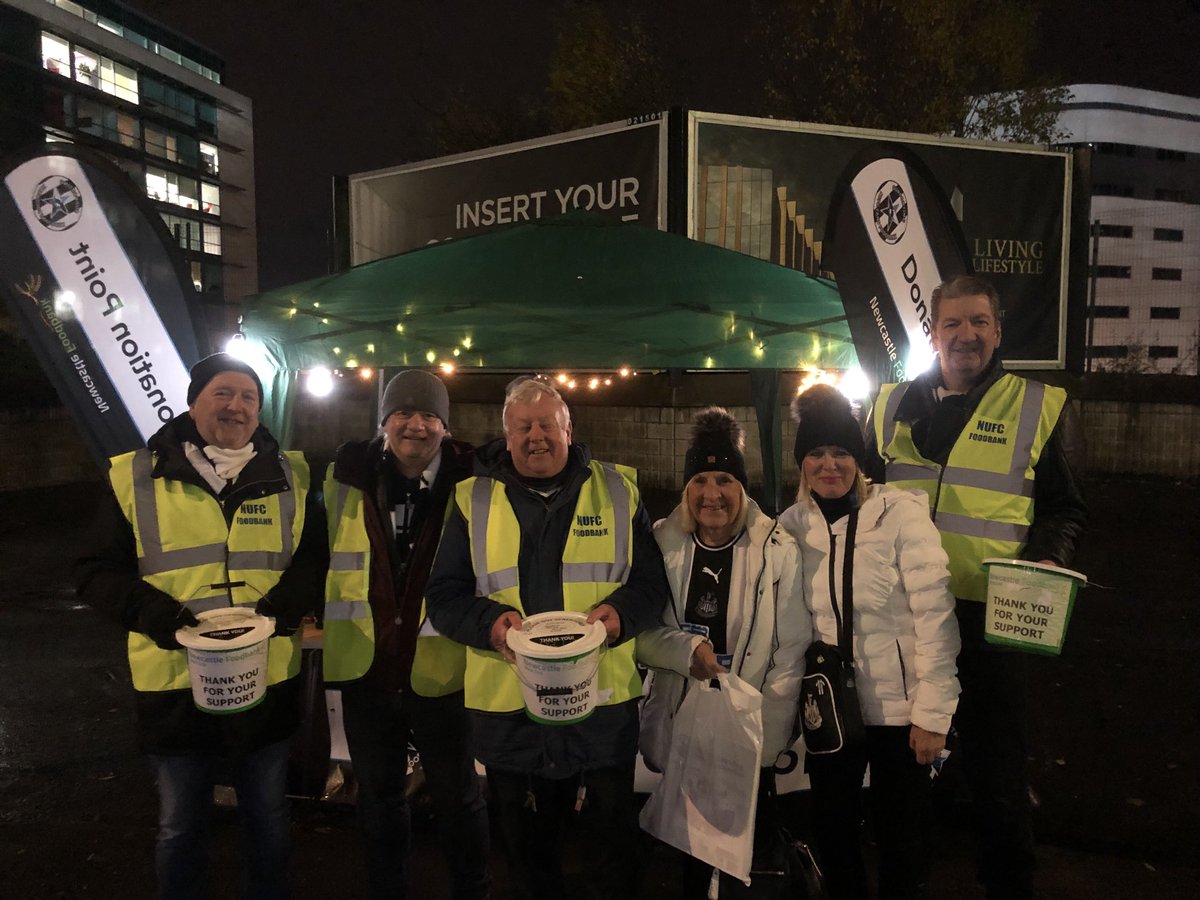 Henry Winter (@henrywinter) on Twitter photo 3600 local people a month, 1100 of them kids, rely on the amazing <a href="/nufcfoodbank/">NUFC Fans Foodbank</a> volunteers and generous #NUFC fans helping the community via @WEFoodbank #NEWNOR 3600 local people a month, 1100 of them kids, rely on the amazing <a href="/nufcfoodbank/">NUFC Fans Foodbank</a> volunteers and generous #NUFC fans helping the community via @WEFoodbank #NEWNOR