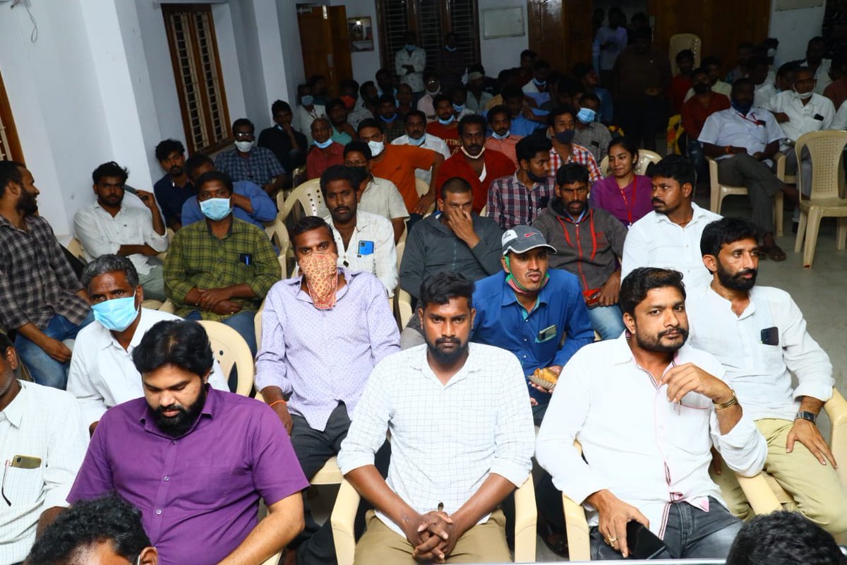 JanaSenaParty's tweet photo. రామచంద్రపురం నియోజకవర్గ క్రియాశీలక సభ్యుల సమావేశంలో  శ్రీ నాదెండ్ల మనోహర్ గారు

Full Album Link: https://t.co/gBGhTGH1Cp https://t.co/MQVq4pYkeE
