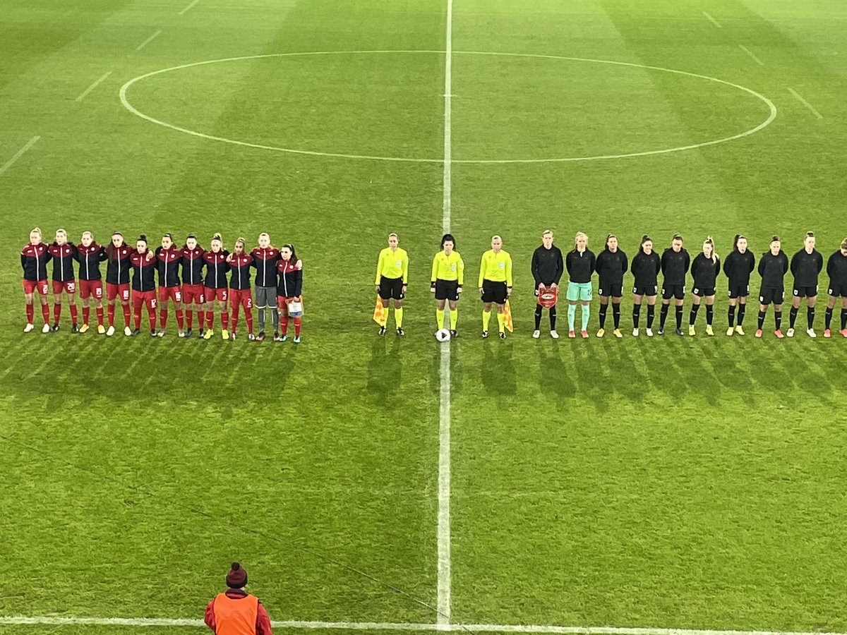 Xavier_Bettel's tweet photo. Bonne 🍀 @flf_lu Damen Equipe fir @WorldCup_Womens Quali. XB https://t.co/vefSsFTFXh