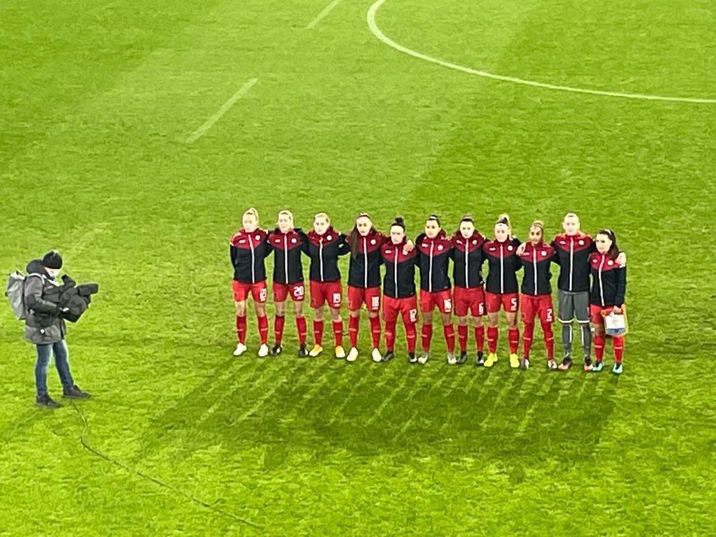 Xavier_Bettel's tweet photo. Bonne 🍀 @flf_lu Damen Equipe fir @WorldCup_Womens Quali. XB https://t.co/vefSsFTFXh