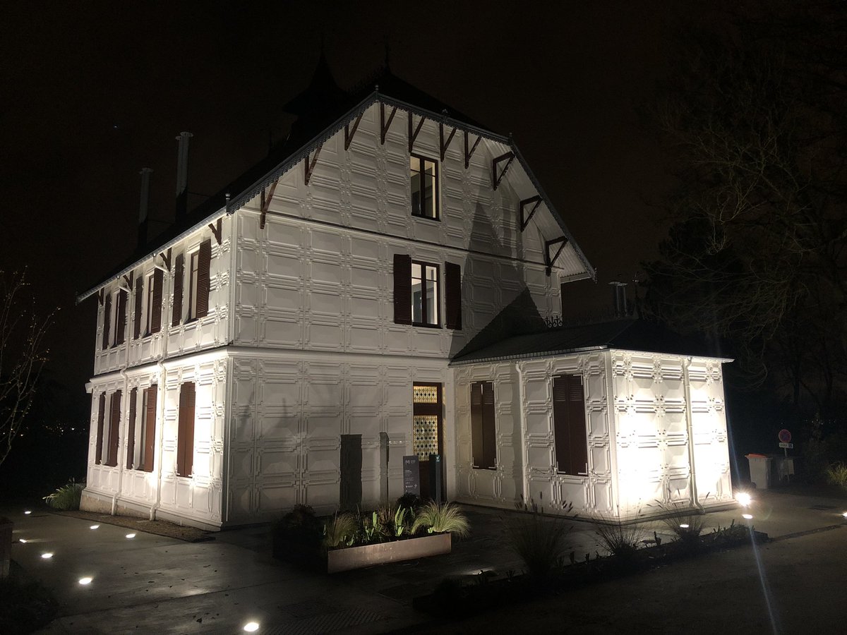 KARLOLIVE's tweet photo. La #MaisonDeFer est un magnifique témoin du succès du mécénat à #Poissy. Ce soir, nous y réunissons nos partenaires pour leur proposer d’accompagner encore le patrimoine Pisciacais, la collégiale ou le futur conservatoire par exemple. Ils s’engagent à Poissy et on leur dit merci! https://t.co/LCmdQ8OsDF