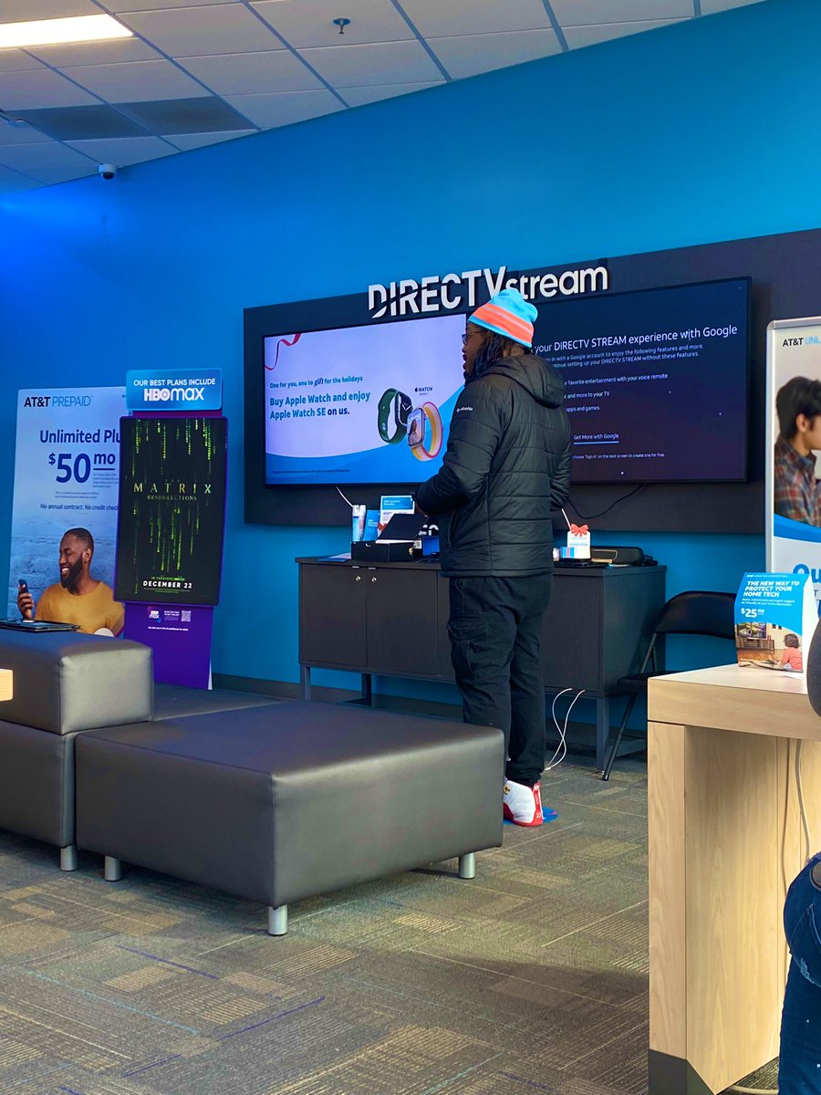 JAlbures's tweet photo. Great visit at Capitol Hill with Xavier and his team! Xavier went above and helped his customer set up their DTV Stream! Can’t wait to reconnect on Monday for a training session on FN & signature with his new hires! #TSMobility #FANBeforePlan #pARtnership https://t.co/eqkVnNaQiF