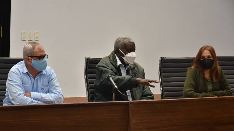 Con las palabras de #EstebanLazo, presidente de la <a href="/AsambleaCuba/">Asamblea Nacional Cuba</a>, fue clausurado el Taller sobre Participación y Control Popular en el espacio del Aula Parlamentaria. 

Fortalecer participación en el barrio y comunidad, defender concepto del #PoderPopular, fueron dos ideas claves