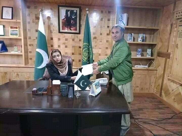 princeamirswati's tweet photo. او پوچھنا یہ تھا کہ سی ایس ایس کے بعد ہاتھ پاوں ٹوٹ جاتے ہیں #AssistantCommissioners
#جلسہ_تو_ھوگا https://t.co/7pBMYKFZxb