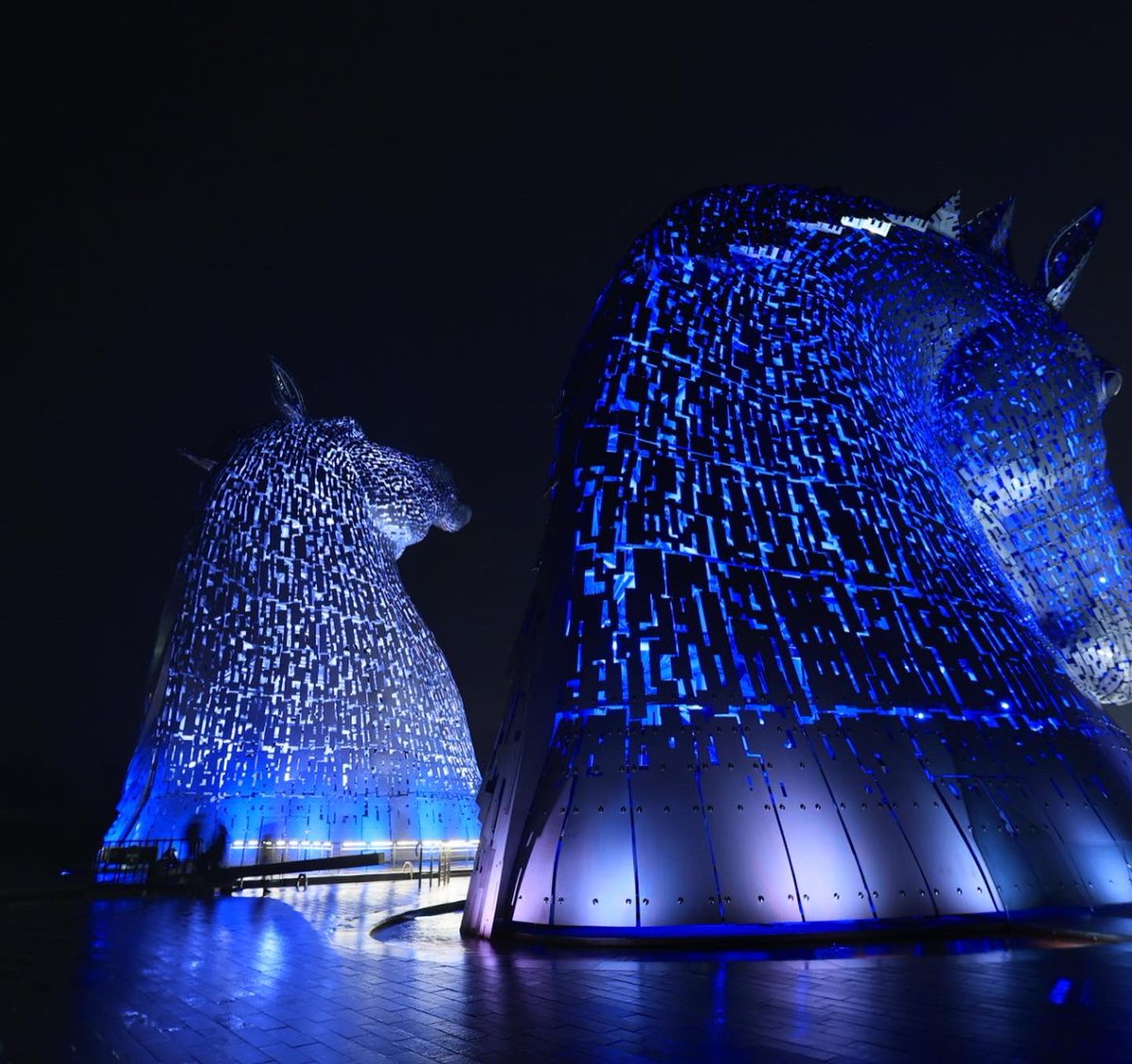 iainfleming's tweet photo. Happy St Andrews Day to Scots everywhere. The Kelpies lit up in blue and white to commemorate our national day. https://t.co/9Jvri9R83r