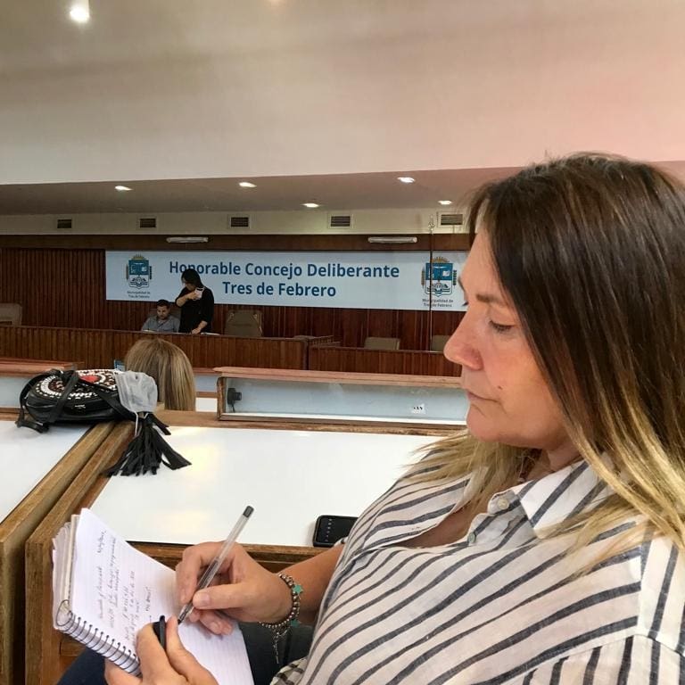 toniolo_marcela's tweet photo. Mi última reunión de Comisión de Educac. y Cult.
Durante estos años hemos trabajado sobre la importancia de La educacion como motor de cambio.
También adherimos a la ley Pcial de Autismo creando espacios de inclusión integrales .
#LaEducacionEsUnDerecho.
#InclusionTea
#Cultura https://t.co/Z8NJ2ZcED6