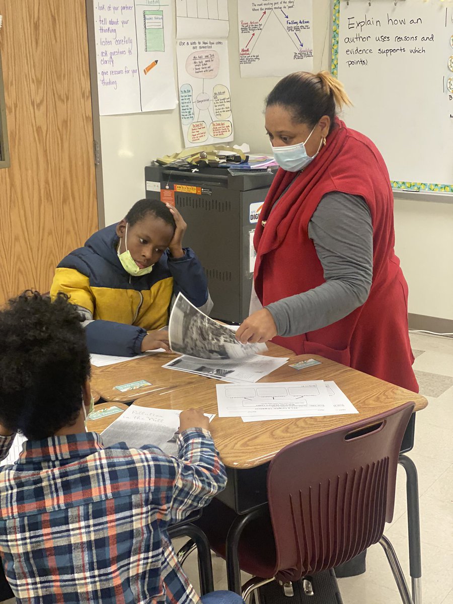 RL_Caldwell's tweet photo. @JPulliamAPS doing her @APSBoydES BEST! Modeling a lesson👉🏾demonstrating students taking academic ownership! 🎯🎯🎯 @APSIDDJSFaison @DrSpurley @kimberlyfowler @SparkyTeach https://t.co/EWp9WfO6Zp
