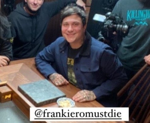 hopelessfrank's tweet photo. ES QUE YO NO TE LO PUEDO CREER! TENEMOS MATERIAL RECIENTE DE LOS CUATRO CHICOS! DE LOS CUATRO!!!!!! https://t.co/GvIk6eC1wj
