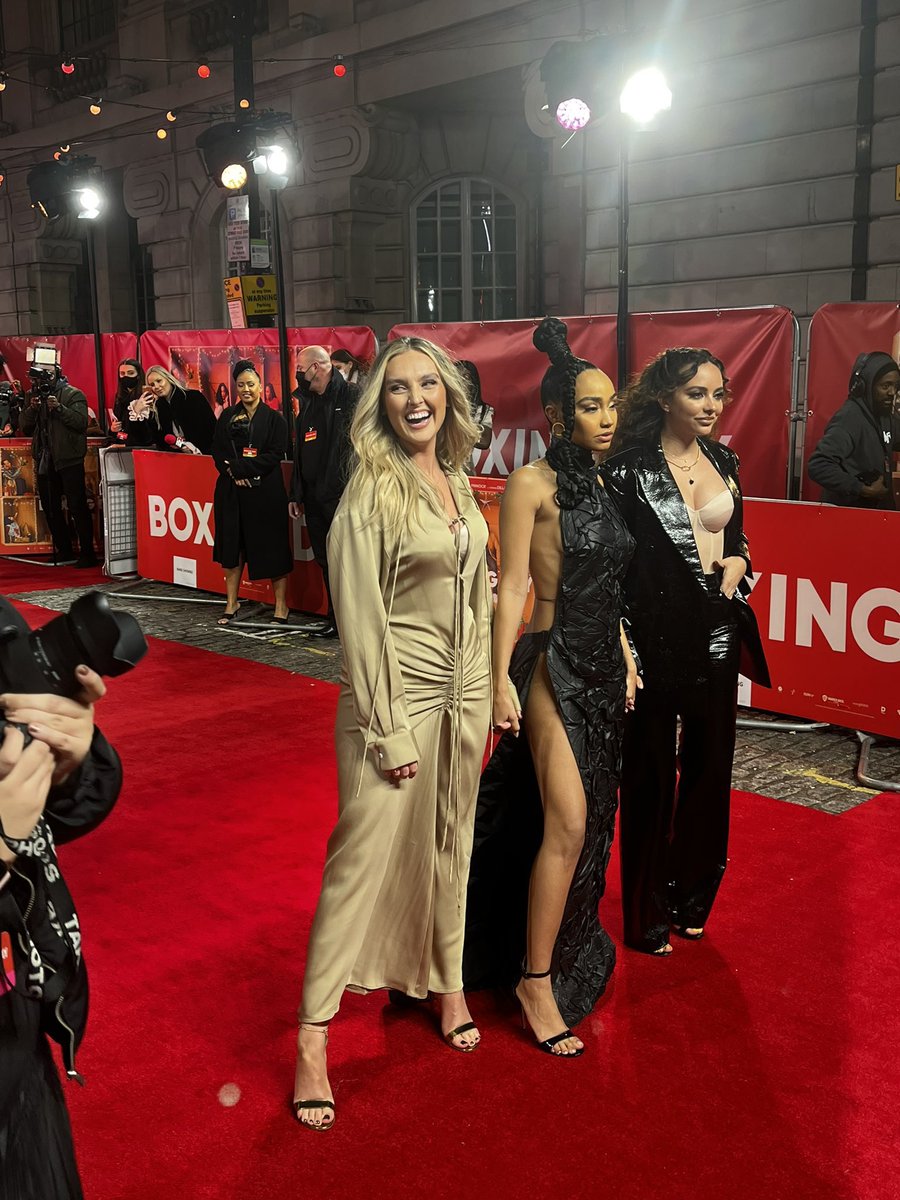 Sisters 🤍🧡🤎