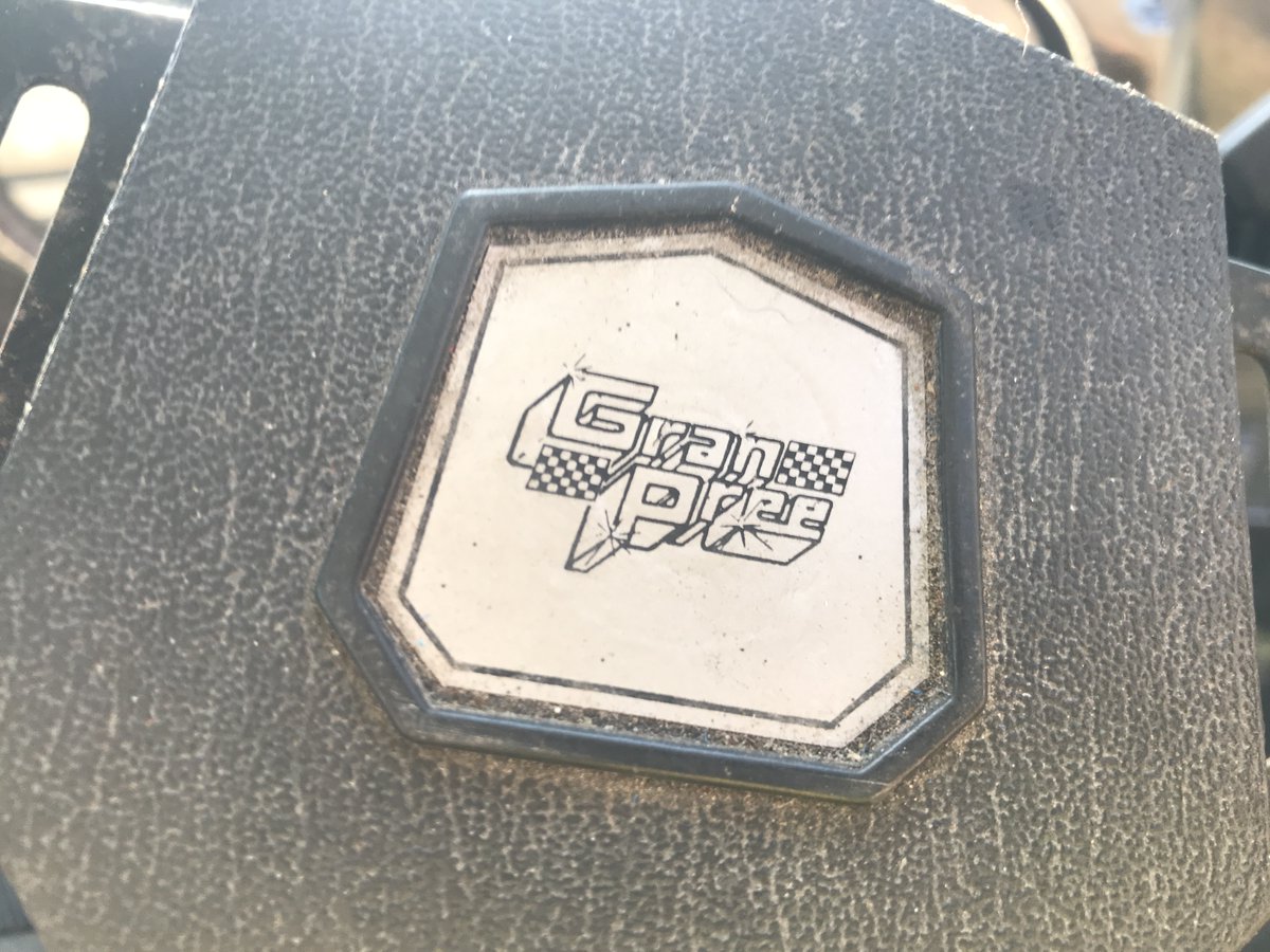 RetroMatt74's tweet photo. Interesting steering wheel on this #classicmini i've just had come in. 'Gran Pree' inscription and about 11.5" in size. Needs repair, but #retrocool. #classicmini #classiccars #steeringwheel #oldcarstuff any help from the twitterati welcome! @miniphernalia @TisI_LeClerc ? https://t.co/GXJP7O9cgj