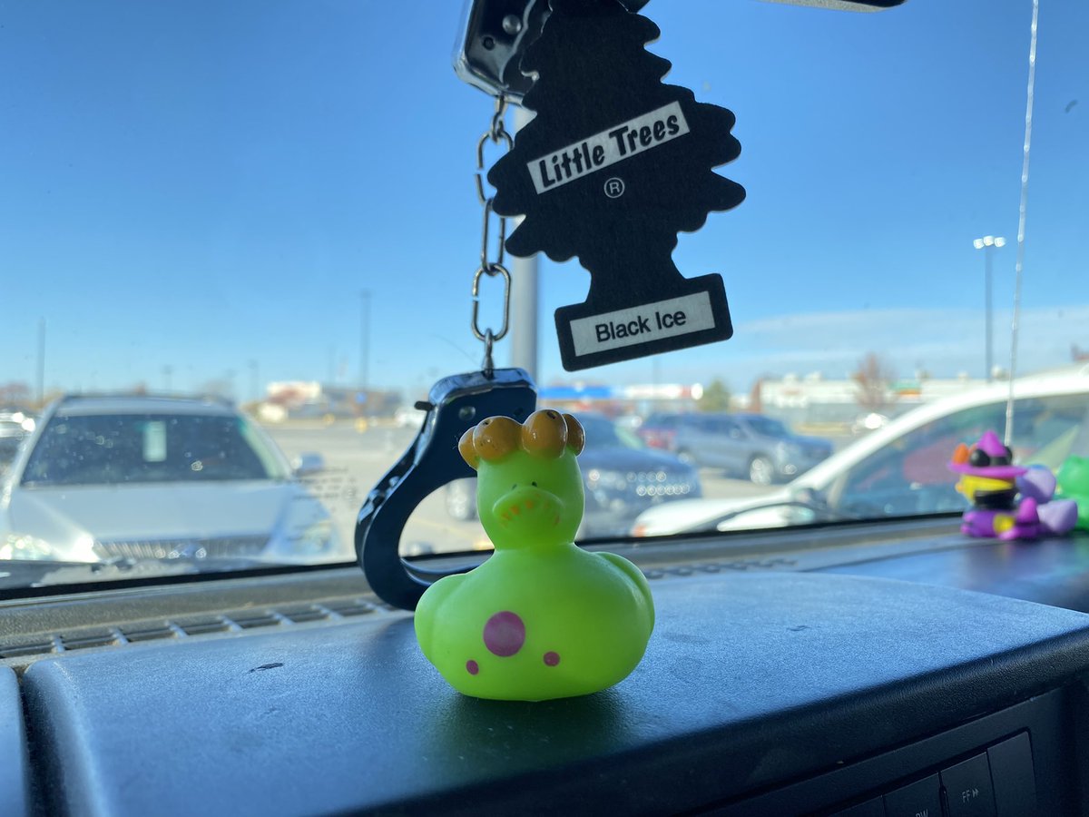 MarcelineJeep's tweet photo. Ducked this Jeep in Broken Arrow, OK today! Nice Jeep, love the green!! 💚 #MarcelineTheJeepQueen #DuckDuckJeep #DuckDuckJeepOklahoma #DuckDuckJeepOK #OklahomaJeeps #JeepOklahoma #JeepWrangler #Jeep #JeepLife #JeepGirl #JeepLove #JeepFamily https://t.co/YMnWTxk6ty