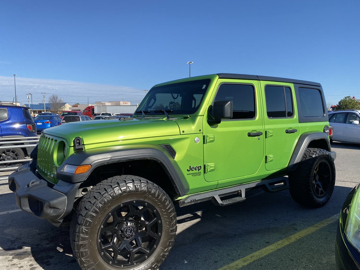 MarcelineJeep's tweet photo. Ducked this Jeep in Broken Arrow, OK today! Nice Jeep, love the green!! 💚 #MarcelineTheJeepQueen #DuckDuckJeep #DuckDuckJeepOklahoma #DuckDuckJeepOK #OklahomaJeeps #JeepOklahoma #JeepWrangler #Jeep #JeepLife #JeepGirl #JeepLove #JeepFamily https://t.co/YMnWTxk6ty