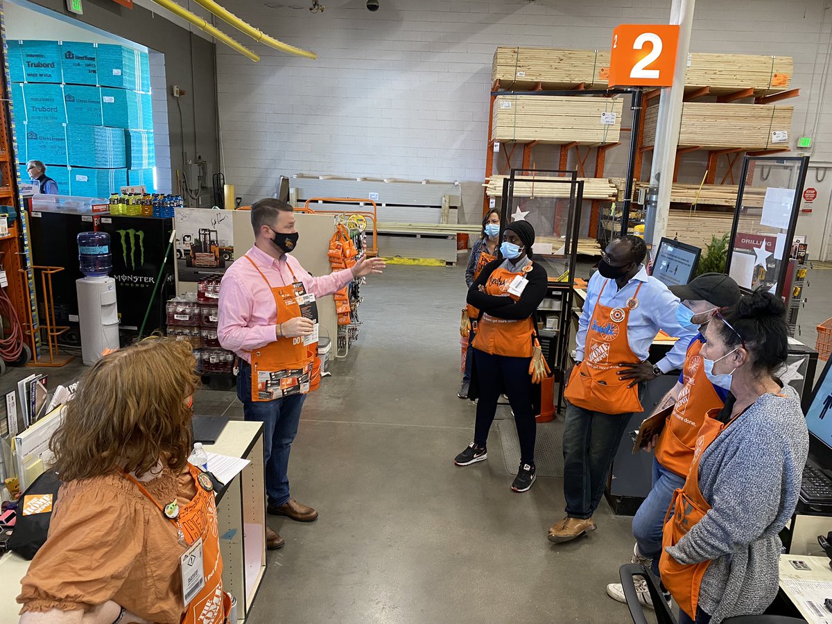 JamesForsyth_HD's tweet photo. Droppin’ Credit like it’s hot! Awesome time spent with Patrick this afternoon learning HD Commercial Credit! @FerdiMongo @JackieWoodR @SMaurice2 @shinelike5one9 #credit #homedepot #pro #proxtra #shinelike5one9 https://t.co/lKc8dRE00e