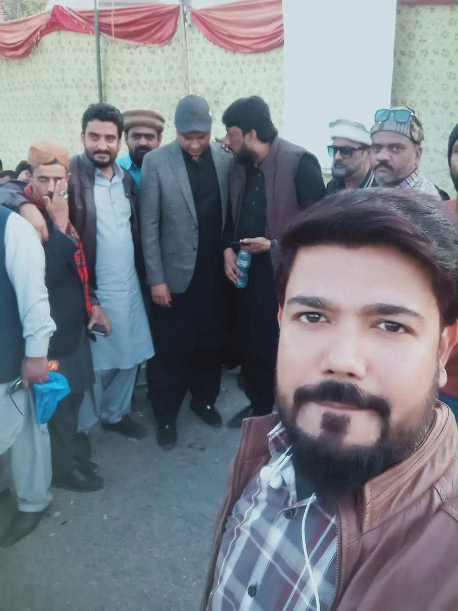 FaisalMoosa92's tweet photo. #ہم_پاکستان_پیپلزپارٹی_ہیں
پاکستان پیپلز پارٹی پی ایس 115 کے جنرل سیکرٹری آصف موسیٰ پشاور 54ویں یوم تاسیس کے جلسے میں پارٹی قیادت، رہنماؤں اور جیالوں کے ساتھ.....
#JalsaToHoga
@BBhuttoZardari @SaeedGhani1 @Liaquataskani1 @siyal_anwar https://t.co/XHhvgzP7YH