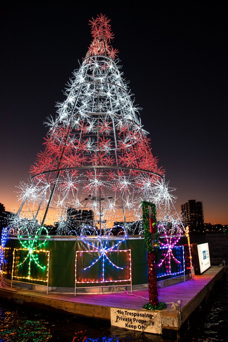 City of Tampa (@cityoftampa) on Twitter photo "A beautiful sight, we're happy tonight--walking in a winter wonderland" 😍🎄
Yesterday Mayor <a href="/JaneCastor/">Jane Castor</a> flipped the switch on Tampa Bay's largest floating holiday tree! See the festive lights along the <a href="/tampariverwalk/">Tampa Riverwalk</a> near <a href="/TheTampaCC/">Tampa Convention Center</a>. ✨
📸: Tacy Briggs-Troncoso "A beautiful sight, we're happy tonight--walking in a winter wonderland" 😍🎄
Yesterday Mayor <a href="/JaneCastor/">Jane Castor</a> flipped the switch on Tampa Bay's largest floating holiday tree! See the festive lights along the <a href="/tampariverwalk/">Tampa Riverwalk</a> near <a href="/TheTampaCC/">Tampa Convention Center</a>. ✨
📸: Tacy Briggs-Troncoso
