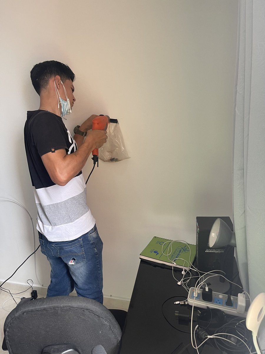 AJVassar's tweet photo. Entrepreneurs are learning not to sell the drill bit to customers but the hole in the wall they want. https://t.co/r6gyuG5MuD