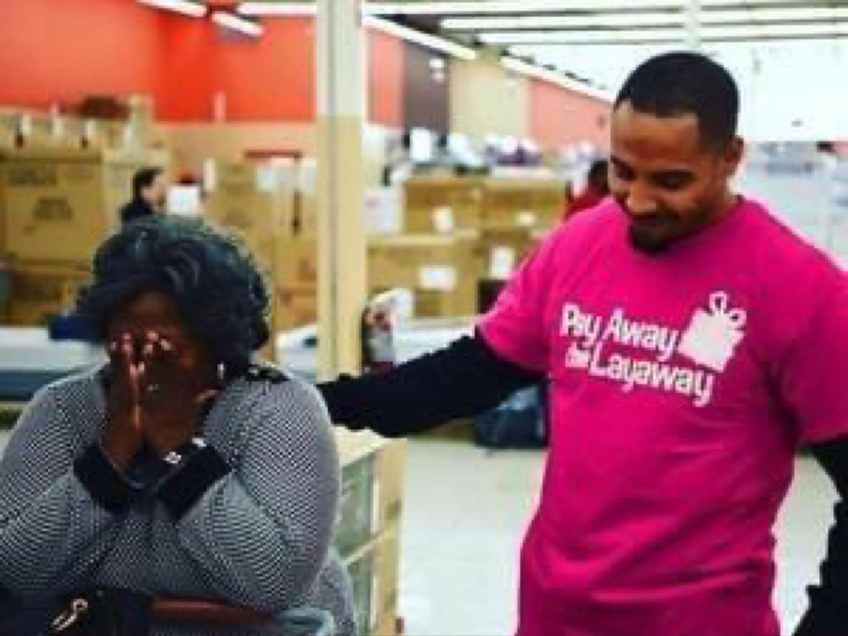 For #GivingTuesday2021 I made a donation with #TMobileGivesBack to <a href="/PayAwayLayaway/">Pay Away the Layaway 🎁</a>