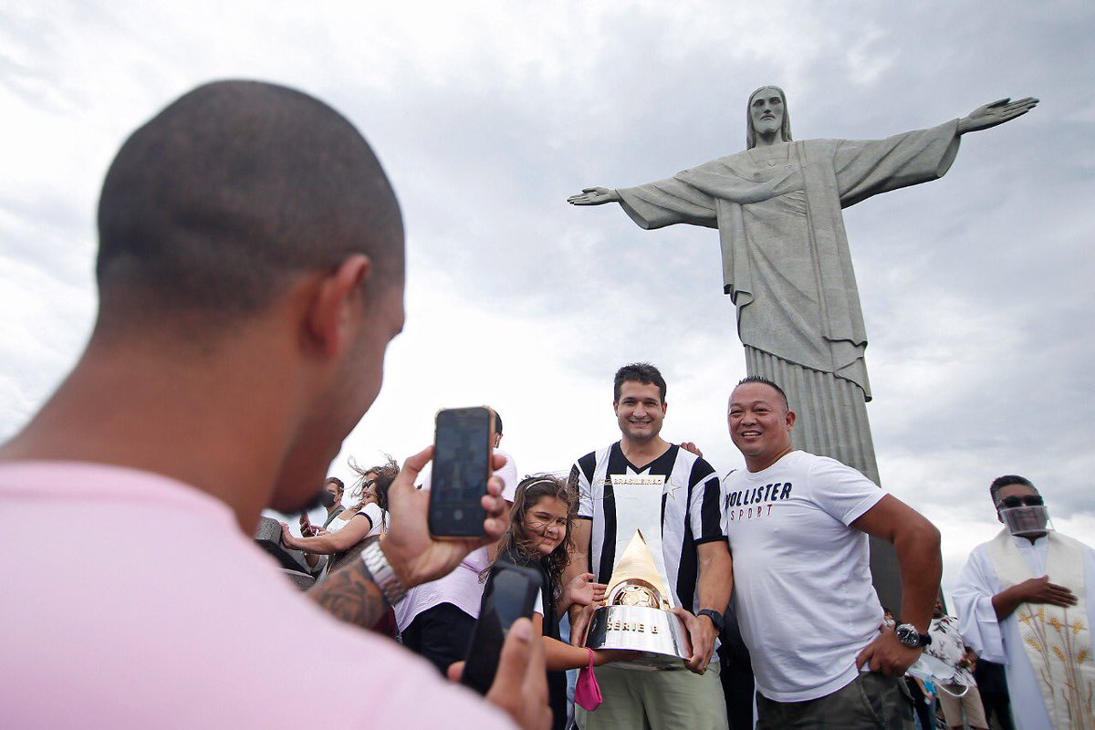 Botafogo's tweet photo. https://t.co/bTo2i43Jrn