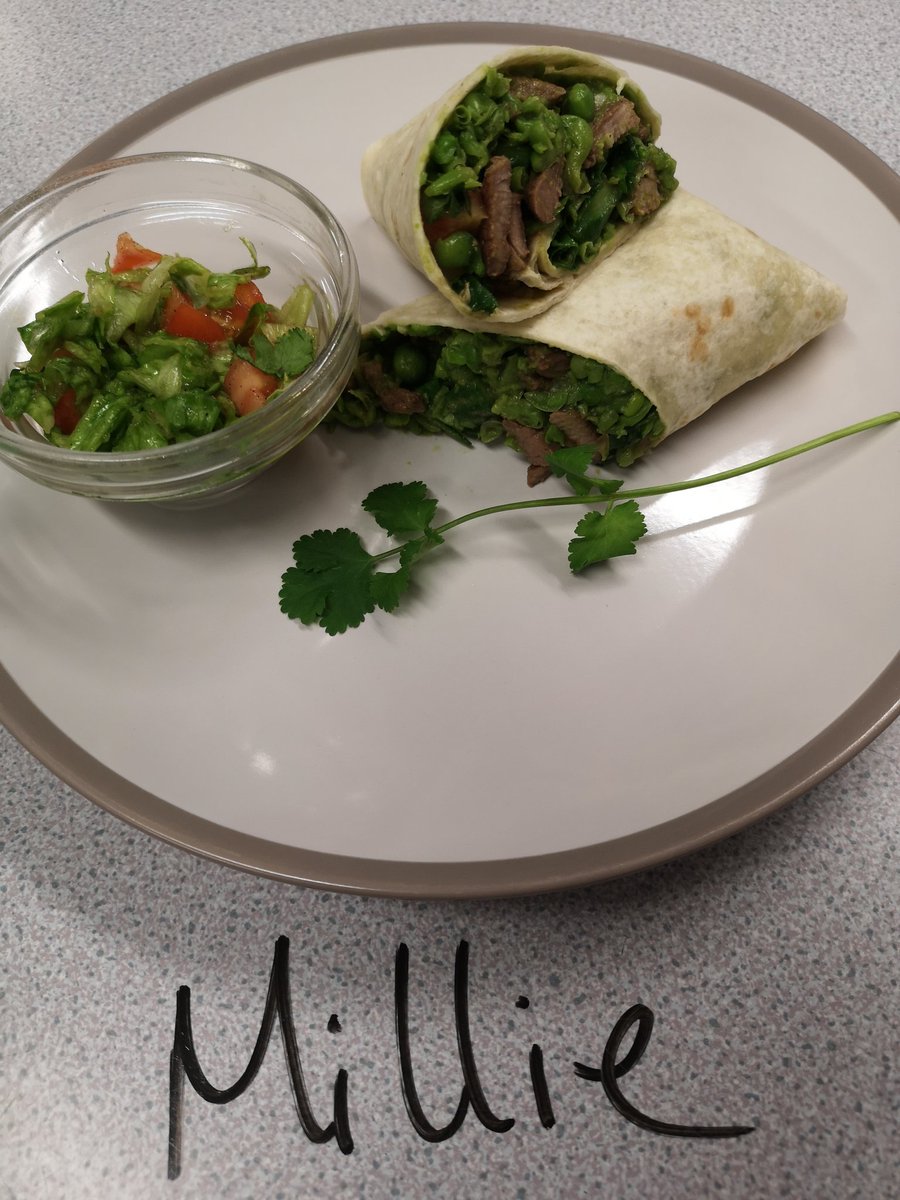 Well done to our S3 finalists in our Lamb for St Andrew's Day challenge 🏴󠁧󠁢󠁳󠁣󠁴󠁿 brilliant effort and creativity using local produce. Thank you to Mr McGuckin for helping to judge. <a href="/BalwearieHigh/">Balwearie High</a> #LambForStAndrewsDay <a href="/qmscotland/">QMS</a>