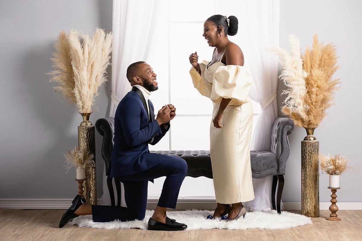 LarJphotography's tweet photo. Surprise! 🤩
Nephthalie booked a bday shoot with her boyfriend & ended up becoming a fiancée 💍 Their story is coming to the blog next!
#PhotographybyLarJ #LarJportraits #surpriseproposal #engagementphotos #CanonR6 #CTPhotographer #ocfportraits #munaluchibride #blacklove https://t.co/LuNaVcv3u2