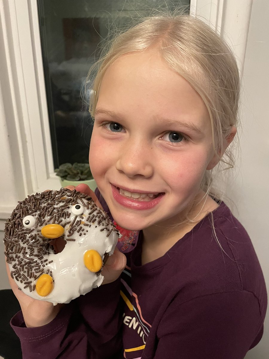 fluxcapacitor78's tweet photo. These two kiddos rolled up their sleeves happily on Friday, and were properly rewarded with penguin doughnuts. Happy to be past round one!  @jossreimer https://t.co/yjOtzWmOP6