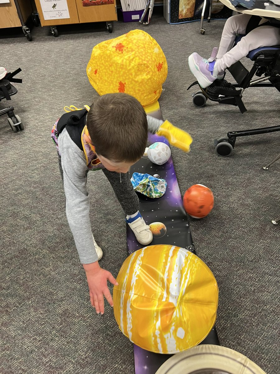 lsullivan's tweet photo. These students love learning about the planets in our solar system! @KWBHalliganFLS @CatherineHanAPS @KWBLittman #KWBPride #movement #NASAExplorerSchool https://t.co/WThDzRrAzg