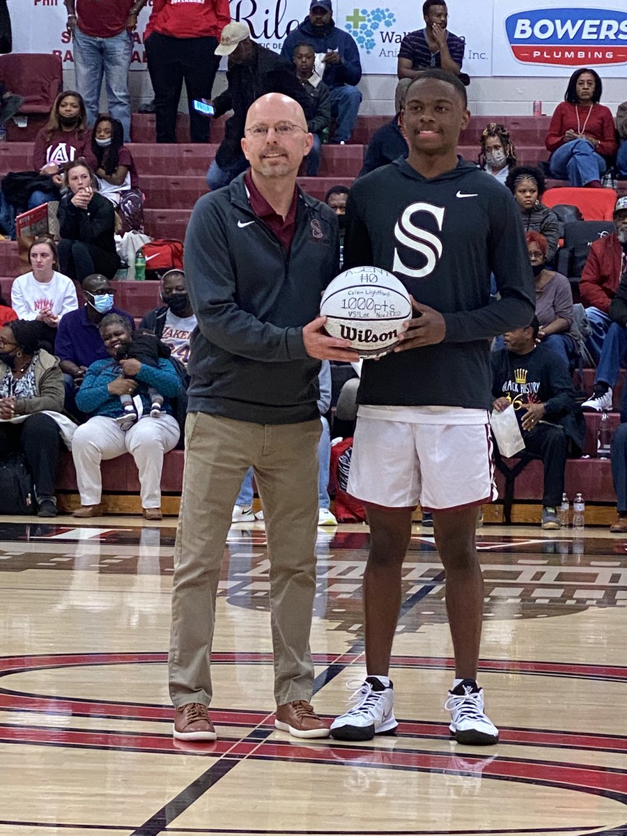 AGENT#0 Calen Lightford getting honored for his 1000th point‼️ <a href="/CalenLightford/">Calen Lightford</a> <a href="/SparkmanAD/">Sparkman Athletics</a> <a href="/Dcrealspill/">D’Courtland Christian (DC)</a> <a href="/BamaPrepHoops/">Bama Prep Hoops</a> <a href="/PrepHoopsAL/">Prep Hoops Alabama</a> <a href="/HoopFrontAL/">HoopFront Alabama</a> <a href="/HoopSeenAL/">HoopSeen Alabama</a>