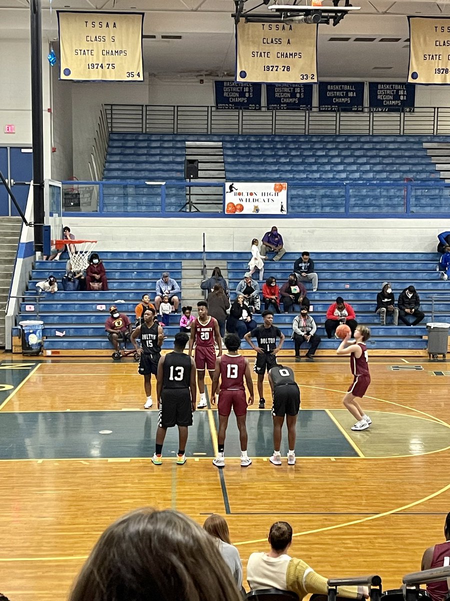 JLGrims's tweet photo. Gryphons WIN! JV boys get it done on the road at Bolton High, 37-27. #GoGryphons #SGHoops #Justis #40 ๐ https://t.co/0vhU9RmOaH