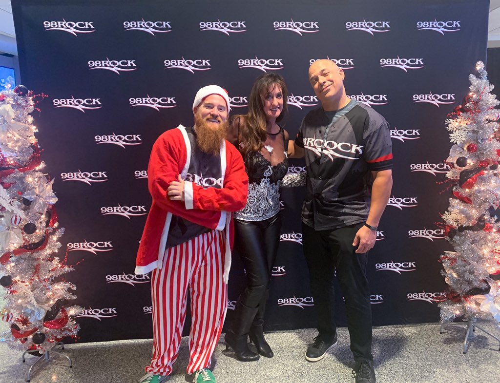 PeggyHerrinn's tweet photo. #NotSoSilentNight #contest   More fun more music for 2022 https://t.co/bfOTHuqZU1