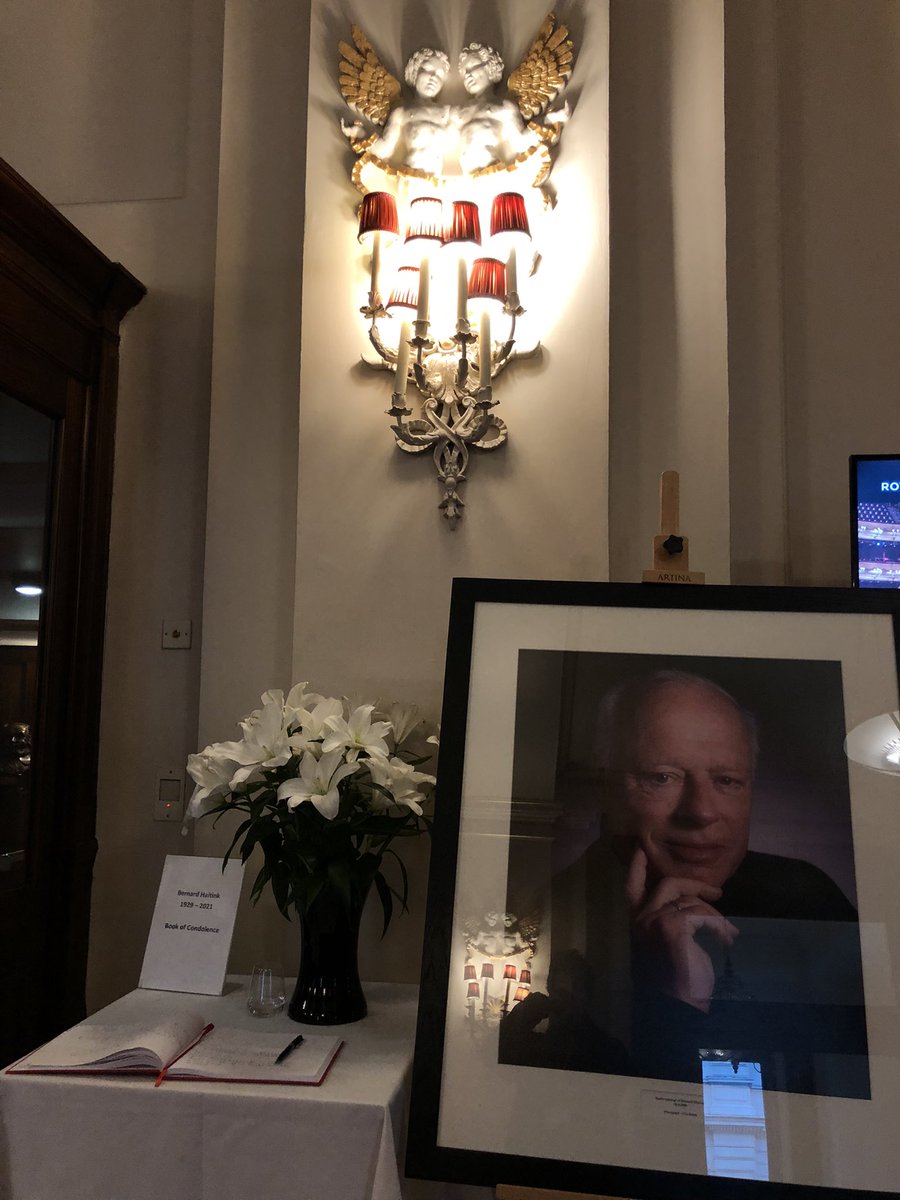 An astonishing day at Royal Opera House! Thank ROH-JPYAP hosting the practical observership for emerging conductor! I am truly lucky to be here! <a href="/RoyalOperaHouse/">Marge Inalia</a> #Conductor #Opera #JPYAP #Mentoring