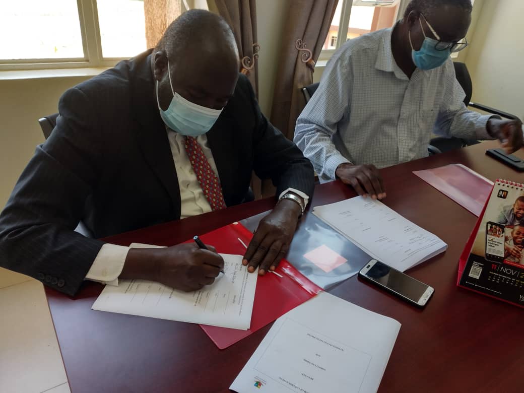 UgFlyingLabs's tweet photo. Uganda Flying Labs signed an MOU with Soroti University looking forward to blending our strengths in innovation and research together https://t.co/Dd6iH5eEcv