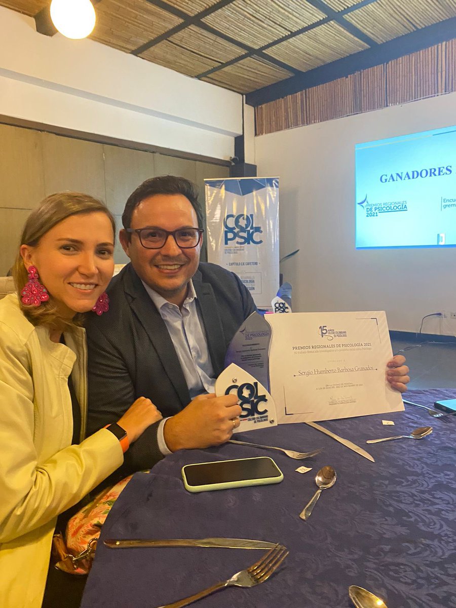 sergiobarbosa10's tweet photo. De manera oficial el día de hoy recibí reconocimiento por el trabajo destacado investigativo y/o proyecto social como psicólogo. En el marco de los premios regionales por parte del Colegio Colombiano de Psicólogos capítulo Eje Cafetero. @COLPSIC https://t.co/YNK9f5ed37