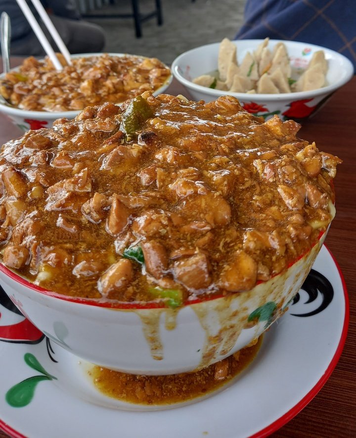 FOOD_FESS's tweet photo. GUIS HAHA KAGET BANGET BENERAN BRUTAL😭 selama ini cuma bisa liat menfess org akhirnya kesampean bisa kesini https://t.co/rc9GOPwF45