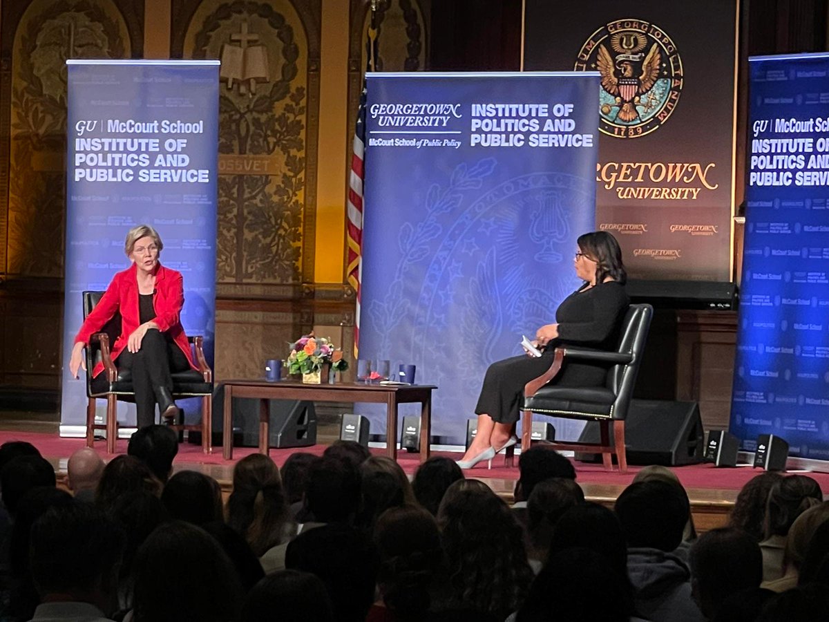 GUPolitics's tweet photo. "With everything you do, put everything you are into it..."
- @SenWarren on the importance of staying true to yourself and being passionate about your work #WarrenAtGU https://t.co/0NLky9FYVw