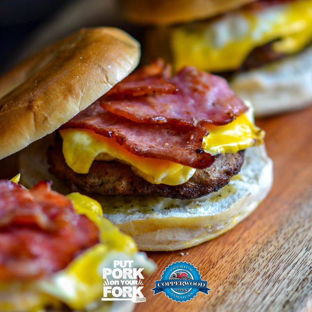 CopperwoodPork's tweet photo. Breakfast burgers are always a great way to start off the day (and end it π). Guess what?!?! Itβs made with 100% #CopperwoodPork Mince.
#CopperwoodPork #BuyLocal #PutPorkOnYourFork #KnowYourPork https://t.co/lD0PgOt6di