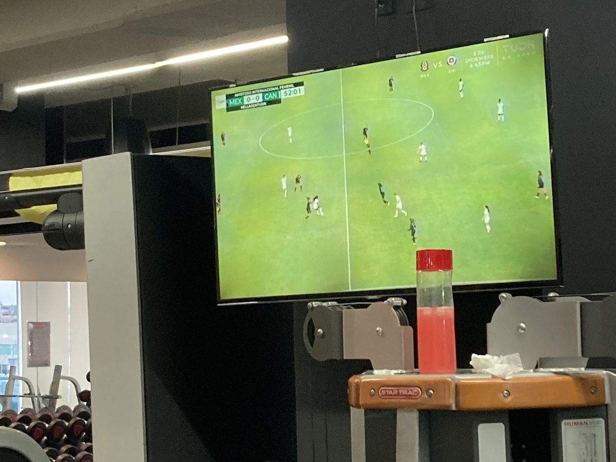 olga_trujas's tweet photo. #MEXvsCAN
Me tocó verlo en el gimnasio y escucharlo en un chat en vivo de comentaristas (extranjeros creo) que iban desde “las rubias” hasta “la flaca” y “las muchachas”.
Interesante para seguir estudiando las perspectivas.
Partidazo de @emily_sofia14 🔥
https://t.co/Y4pPZxow9k https://t.co/spEejUAy1B