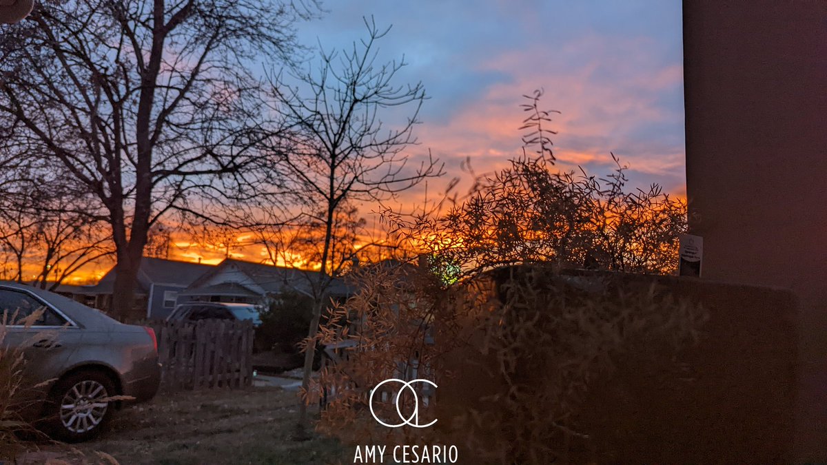 amycesario's tweet photo. The sunset tonight was magnificent. Did you see it?
#denversunset https://t.co/BP67XkKYpc