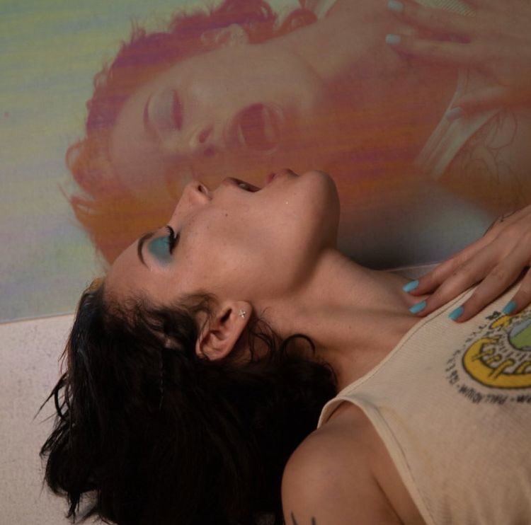 halseydata's tweet photo. "Manic" has left this week's Billboard 200 Chart with 95 weeks.

— it's the longest charting album by a female artist on Billboard 200 this decade so far. https://t.co/v2Jrjco3jg