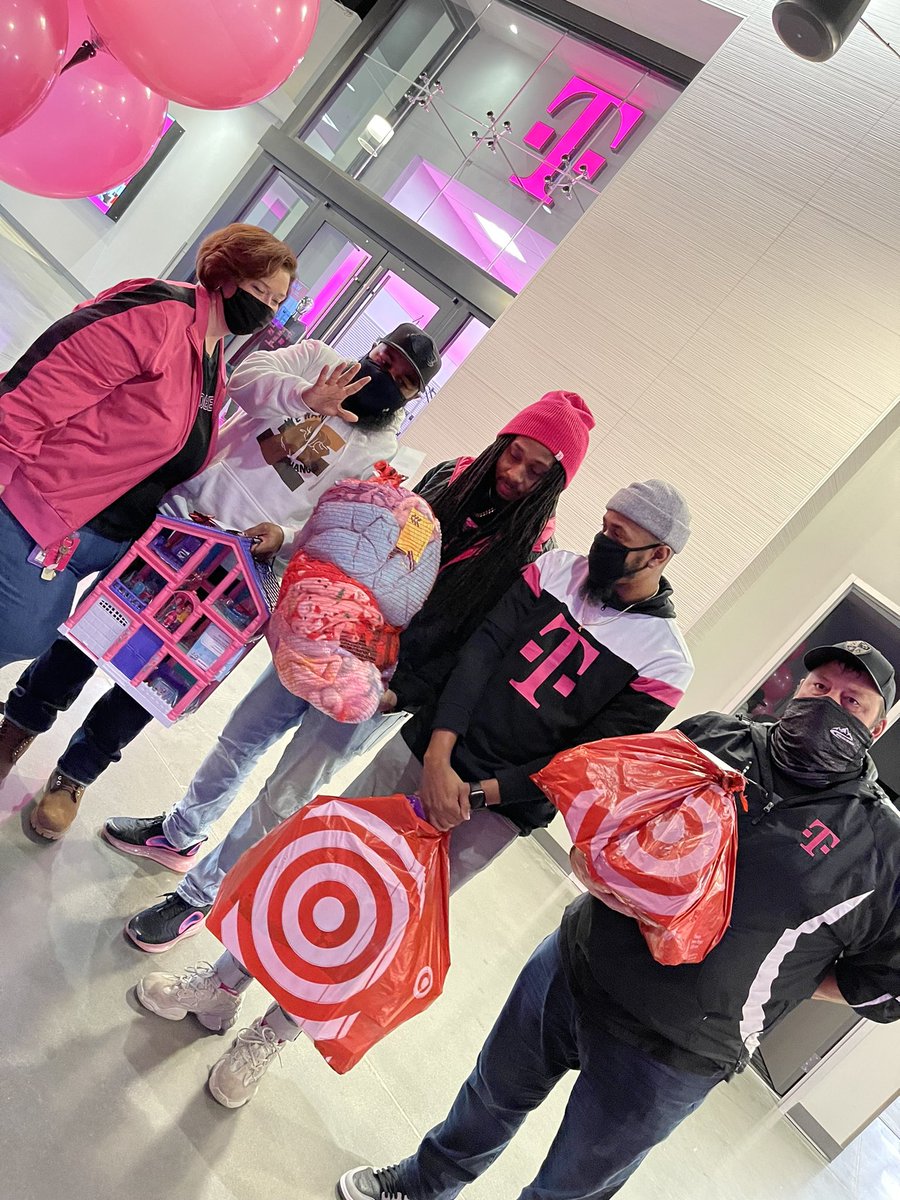 There is something special about giving back to the community🥰.The Richmond CEC had the privilege to support the Salvation Army’s Angel Tree. Our goal is to make the holiday season unforgettable - Can’t wait to hear about their reactions. <a href="/mikeluellen/">mike luellen</a> <a href="/ahjacksonville/">Alicia Hayes</a> <a href="/TMobile/">T-Mobile</a>