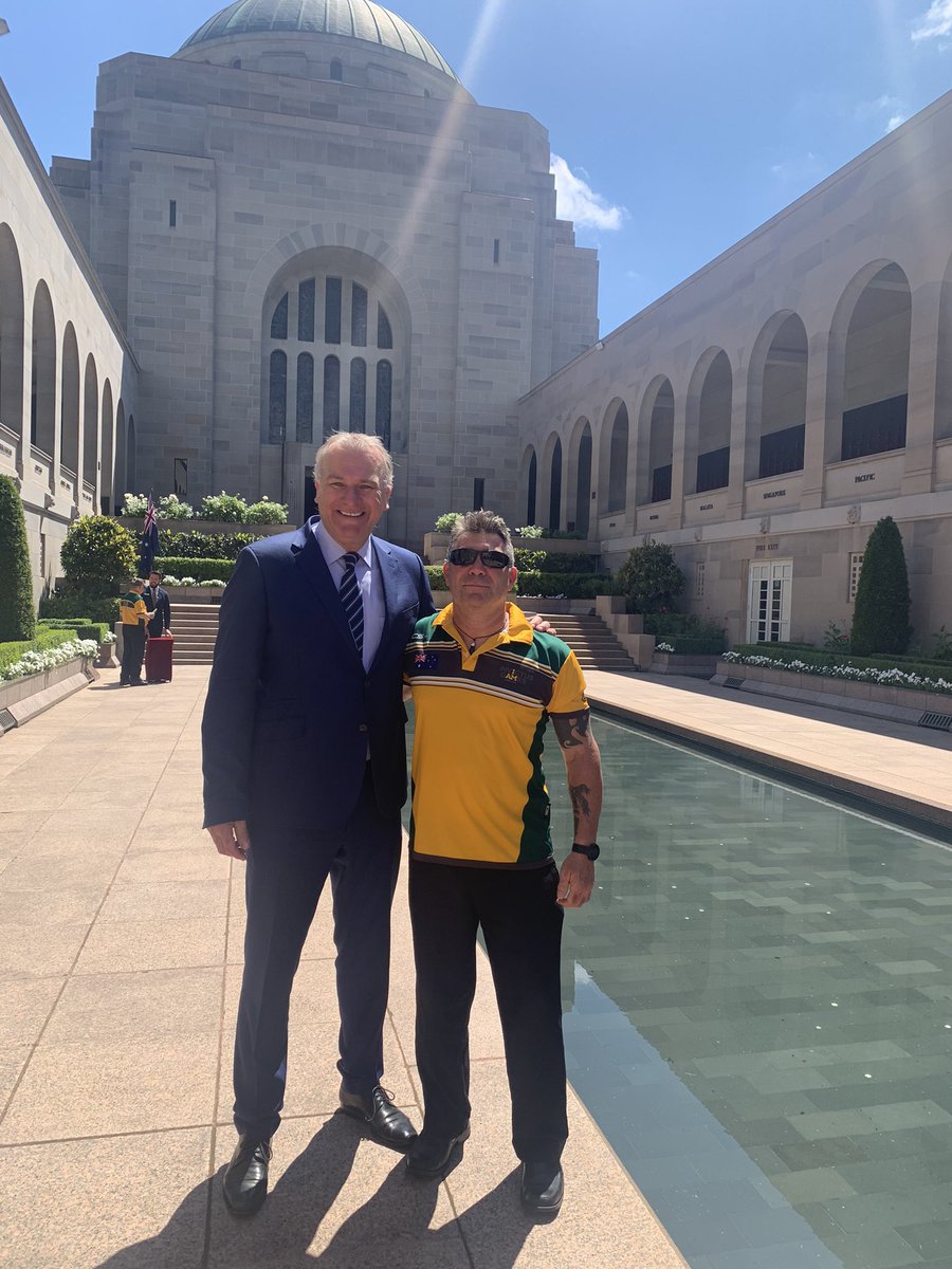 JimWilsonMedia's tweet photo. A very special and emotional morning for our veterans who did us proud @WeAreInvictus Games in Sydney. Thankyou for the invite, a morning I will never forget and thrilled we could help make it happen #AustralianSportsMedals #Invictus2018 @2GB873 #Drive 👍🇦🇺🥇 https://t.co/VBt3B57VCc