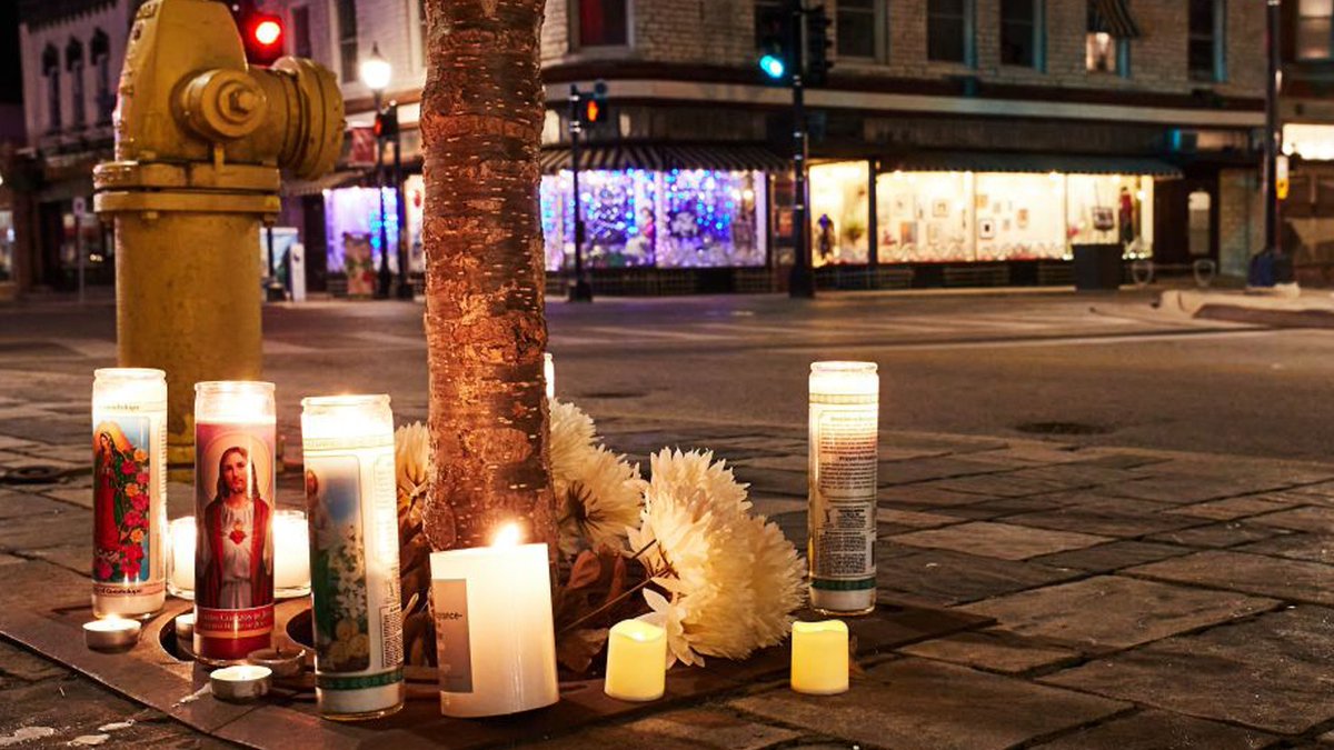 clayandbuck's tweet photo. Biden Snubs Victims Of BLM Bigotβs Christmas Massacre
"#JoeBiden has an opportunity, maybe an obligation as the American president, to travel to this site of this terror attack." - @ClayTravis #WaukeshaMassacre #DarrellBrooksJr
https://t.co/i24cMiiJ8K https://t.co/ODikbJirxc