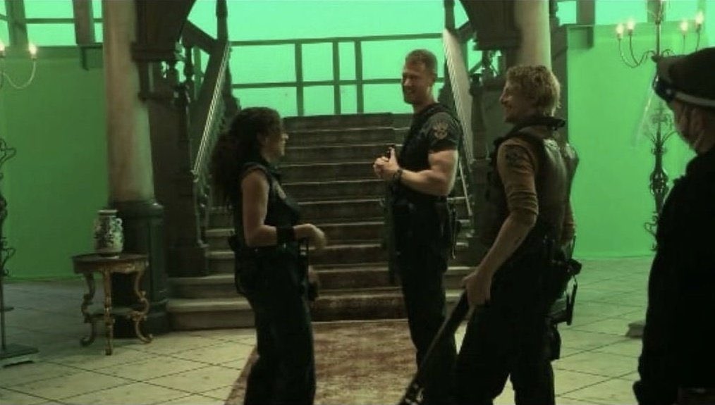 The cast of #ResidentEvil: #WelcomeToRaccoonCity on set appreciation post! 🥺♥️