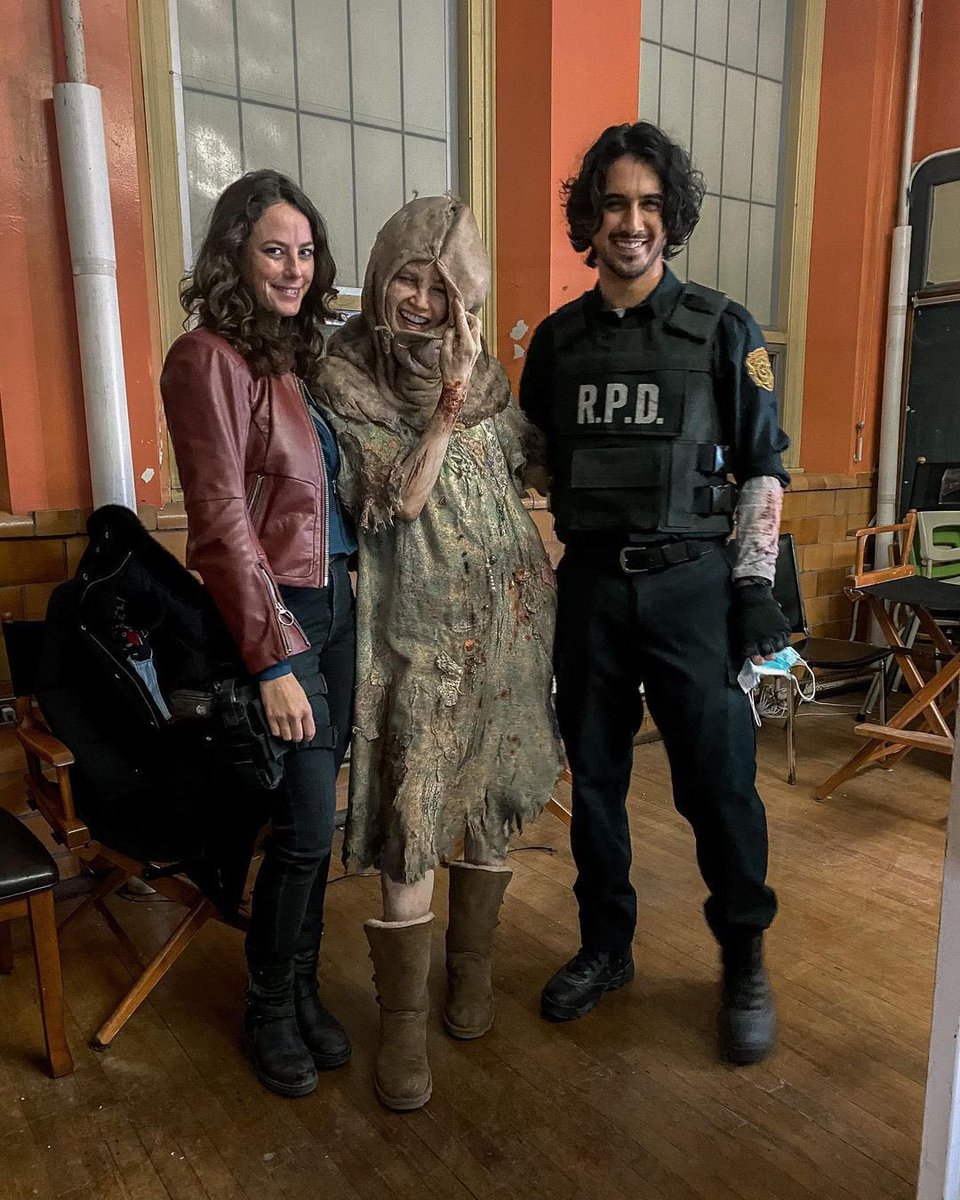 ResidentEvilUp's tweet photo. The cast of #ResidentEvil: #WelcomeToRaccoonCity on set appreciation post! 🥺♥️ https://t.co/040fgqr7q4